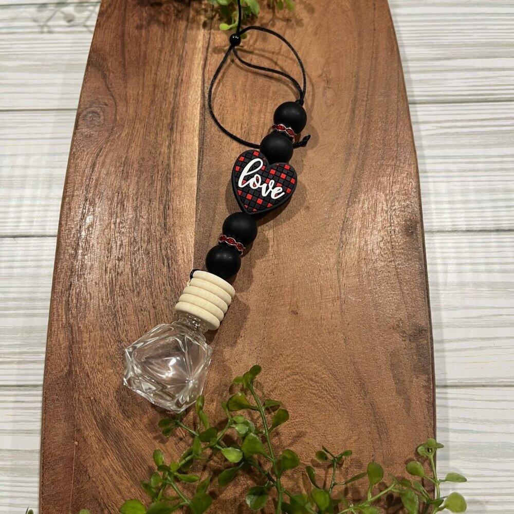 Beaded Oil Diffuser Car Charm - Heart-Themed Aromatherapy Accessory - Picture 4 of 4